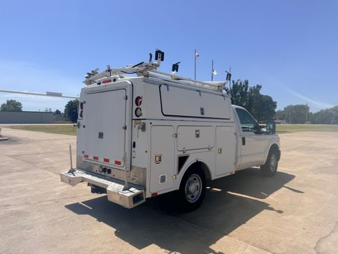 Used 2013 Ford F350 2WD Regular Cab Super Duty image 5