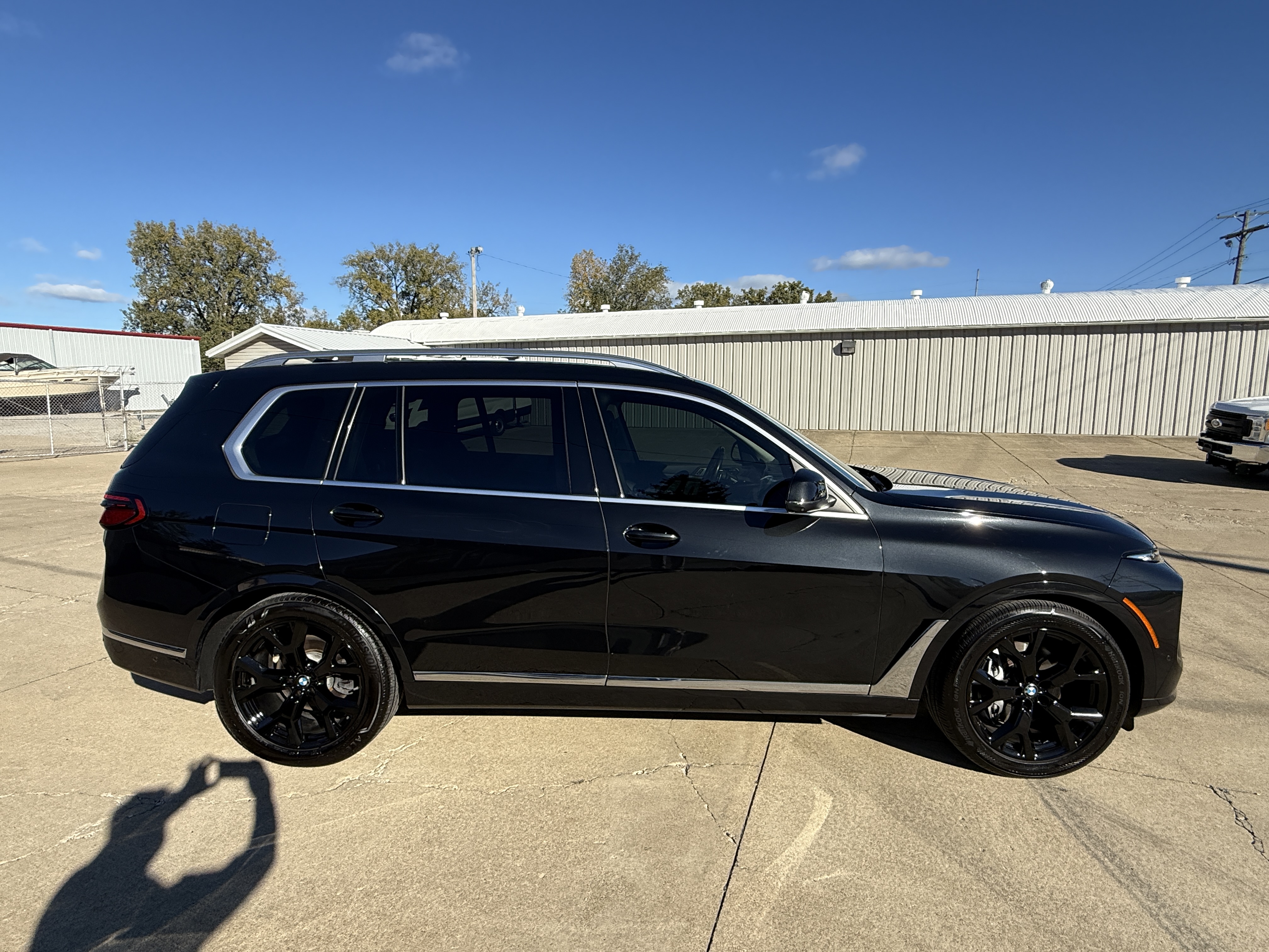 Used 2024 BMW X7 xDrive40i AWD/4WD image 1