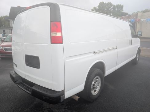 Used 2015 Chevrolet Express 3500 image 5