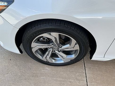 Used 2018 Honda Accord EX-L image 9