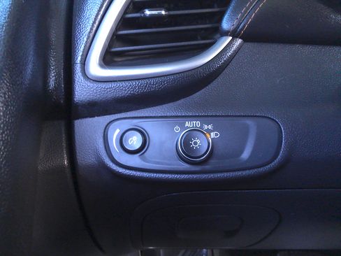 Used 2020 Chevrolet Trax LS image 23