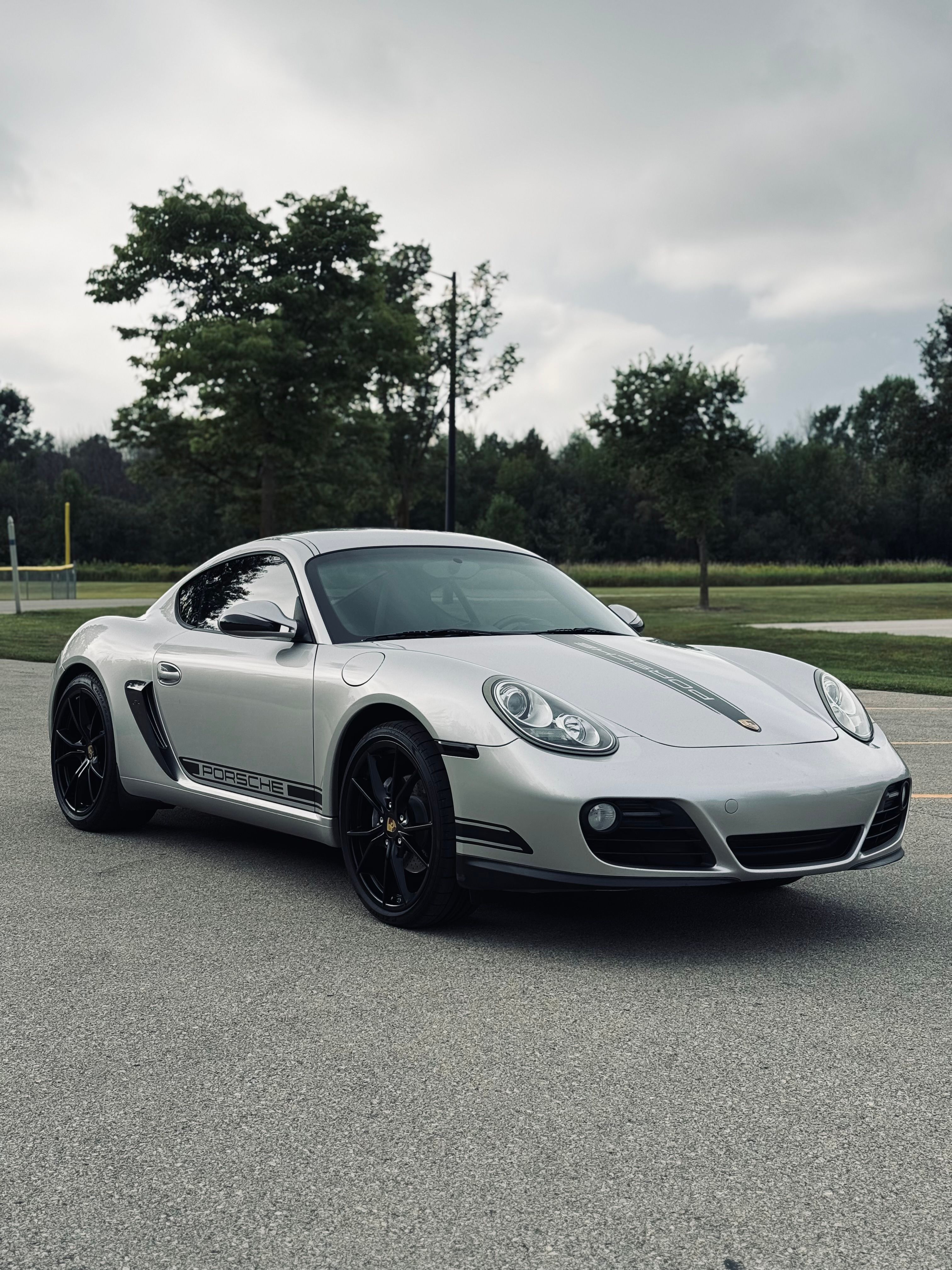 Used 2011 Porsche Cayman UNAVAIL RWD image 3