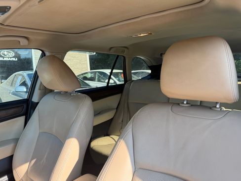 Used 2018 Subaru Outback 2.5i Limited AWD/4WD image 11
