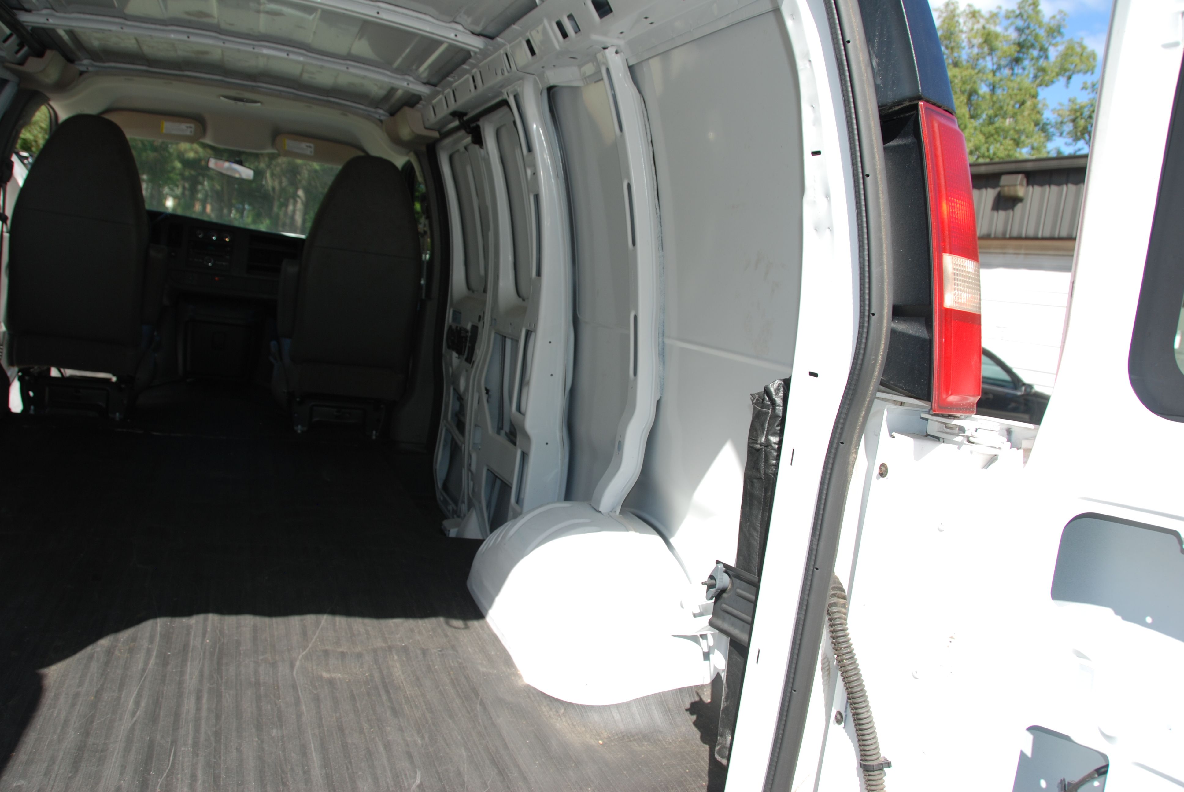 Used 2013 Chevrolet Express 1500 UNAVAIL RWD image 12