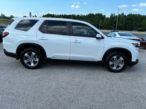 Used 2025 Honda Pilot EX-L image 7