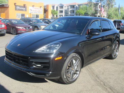 Used 2019 Porsche Cayenne Turbo image 17