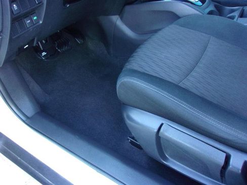 Used 2018 Nissan Rogue S image 12