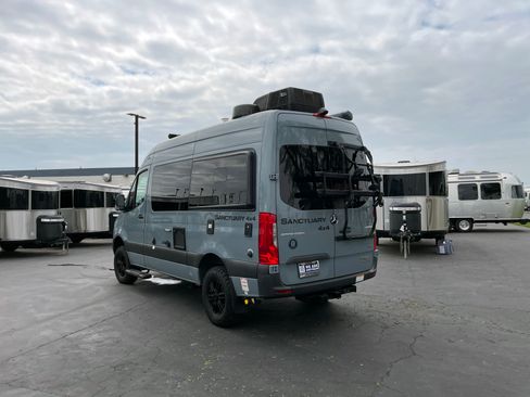 Used 2021 Mercedes-Benz Sprinter 4500 image 3