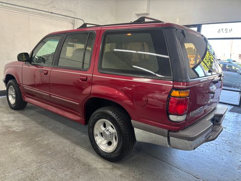 Used 1995 Ford Explorer Eddie Bauer image 4