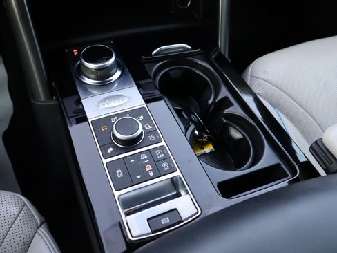 Used 2018 Land Rover Discovery HSE Luxury image 36