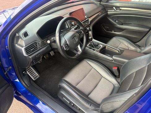 Used 2018 Honda Accord Sport image 10