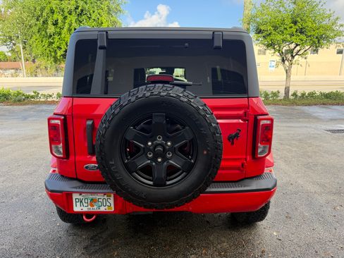 Used 2024 Ford Bronco Black Diamond image 16