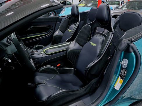 Used 2023 Aston Martin DBS image 33