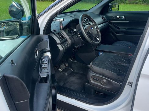 Used 2017 Ford Explorer 4WD Police Interceptor image 9