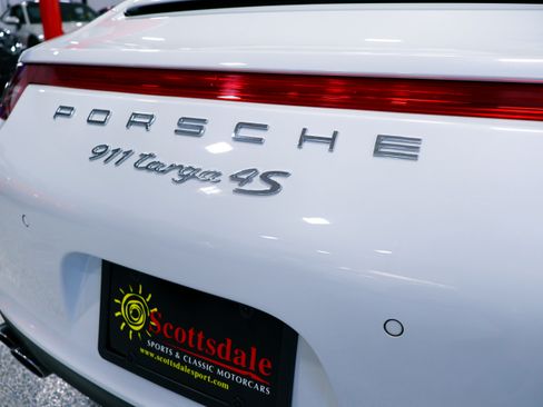 Used 2015 Porsche 911 Targa 4S image 16