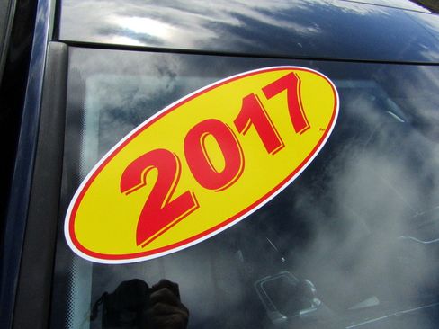 Used 2017 Volkswagen Golf FWD image 14