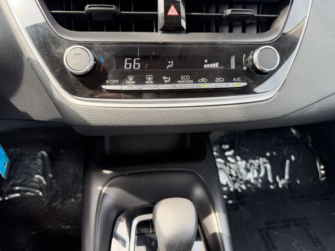 Used 2024 Toyota Corolla LE image 11