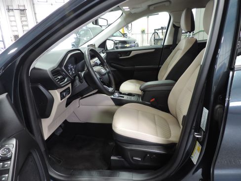 Used 2022 Ford Escape SE image 31
