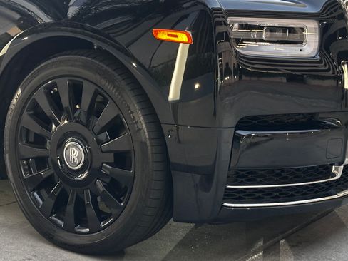 Used 2021 Rolls-Royce Phantom image 38