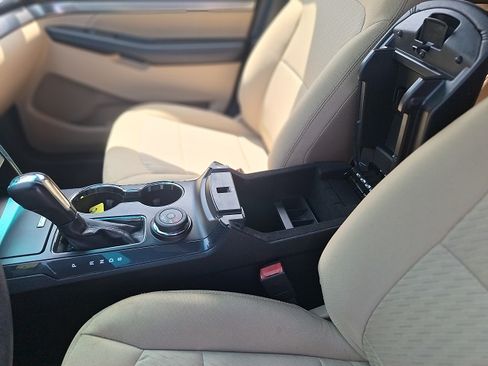 Used 2016 Ford Explorer image 19