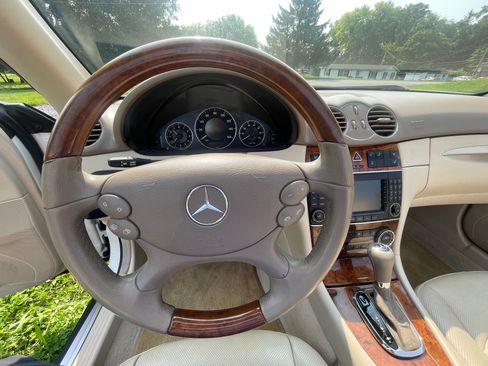 Used 2009 Mercedes-Benz CLK 350 Cabriolet image 10