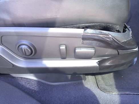 Used 2012 Buick Enclave Premium image 39