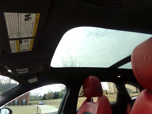 Used 2019 Jaguar F-PACE S image 18