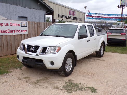 Used 2018 Nissan Frontier SV image 1