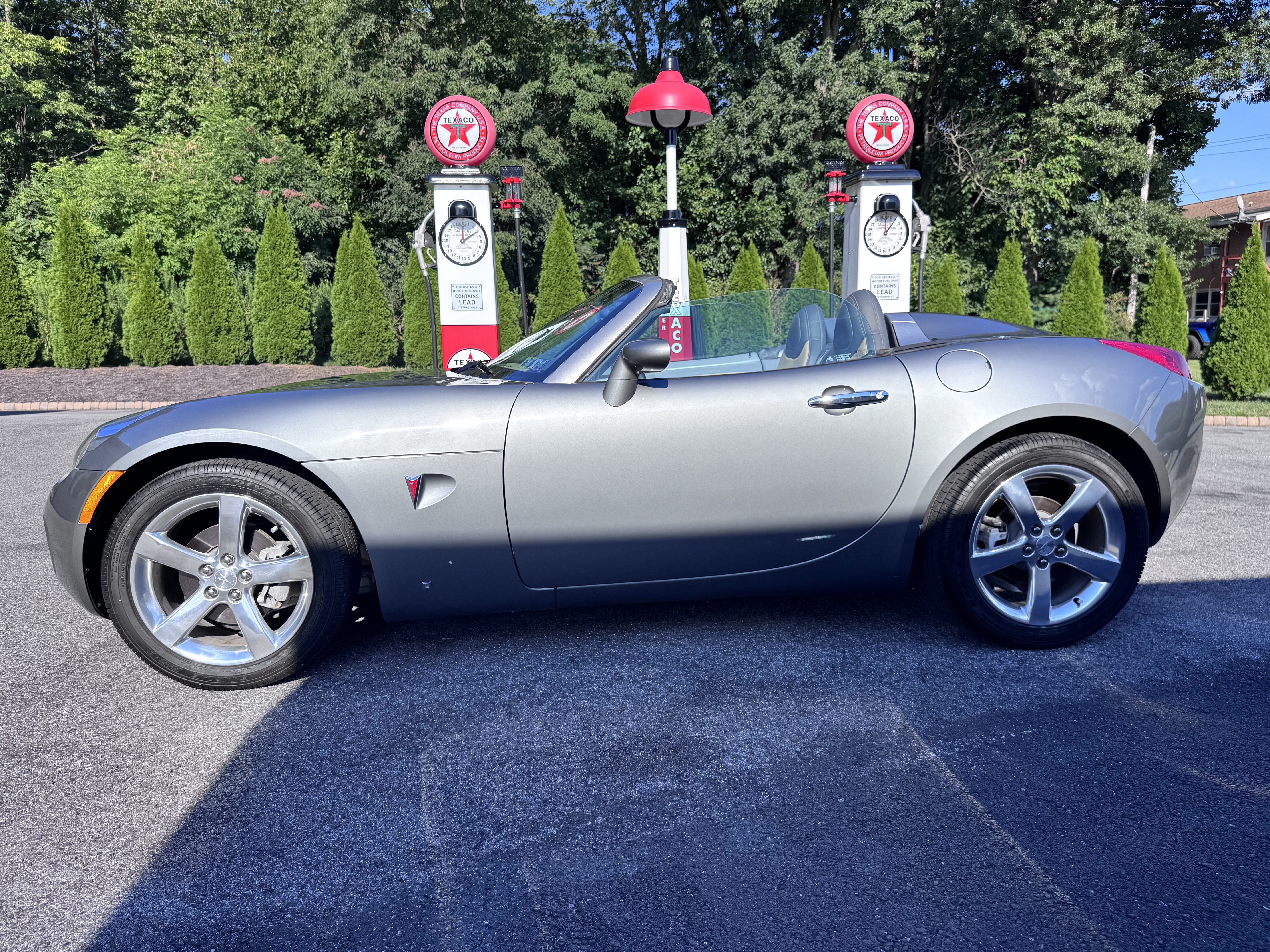 Used 2006 Pontiac Solstice RWD image 9