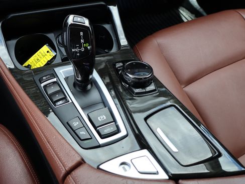 Used 2015 BMW 528i xDrive image 29