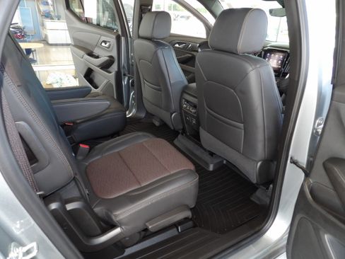Used 2023 Chevrolet Traverse High Country image 27