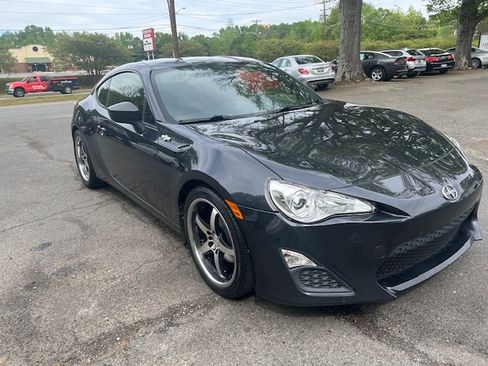 Used 2013 Scion FR-S image 6