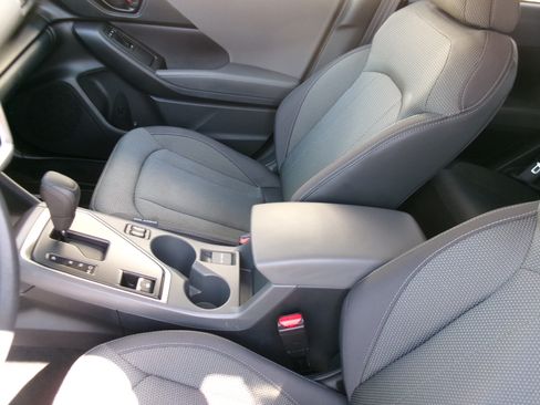 Used 2024 Subaru Crosstrek 2.0i Premium image 8