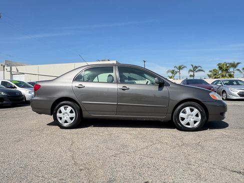 Used 2005 Toyota Corolla CE image 9