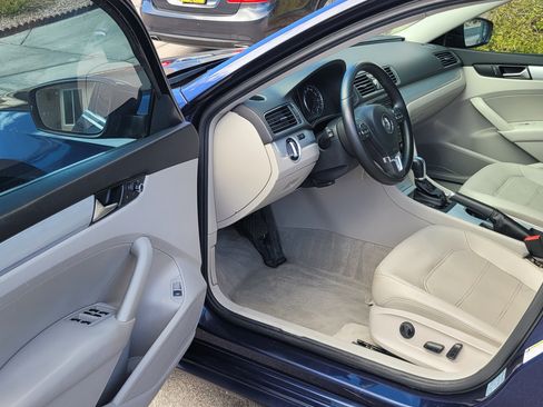 Used 2013 Volkswagen Passat 2.5 SE image 10