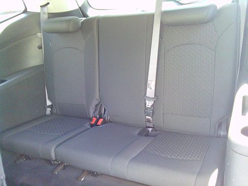 Used 2012 Chevrolet Traverse LT image 11