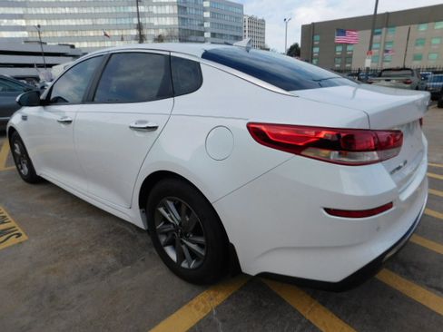 Used 2020 Kia Optima LX image 4