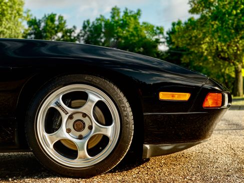 Used 1991 Porsche 928 GT image 22