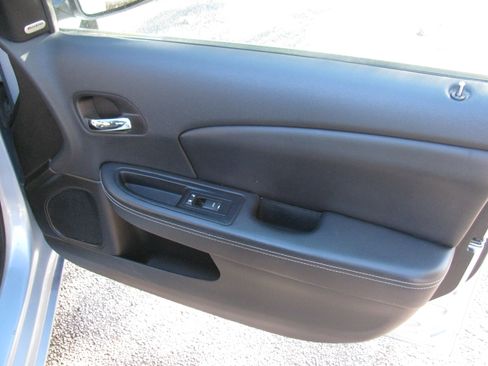 Used 2013 Chrysler 200 Limited Platinum image 10