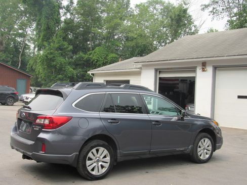 Used 2015 Subaru Outback 2.5i Premium AWD/4WD image 8