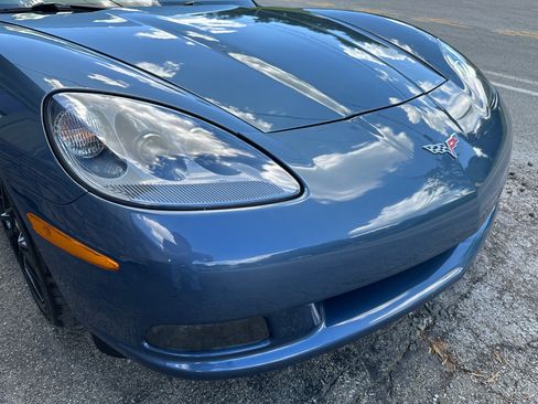 Used 2011 Chevrolet Corvette Coupe w/ 2LT RWD image 11