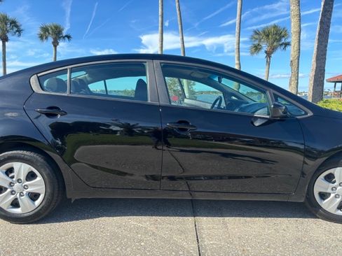 Used 2018 Kia Forte LX image 5