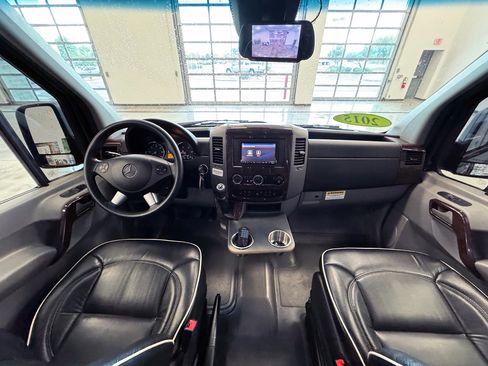 Used 2015 Mercedes-Benz Sprinter 4500 image 21