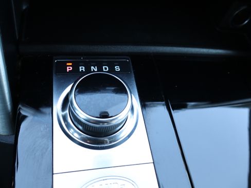 Used 2018 Land Rover Discovery HSE image 33