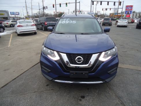 Used 2017 Nissan Rogue SV image 6