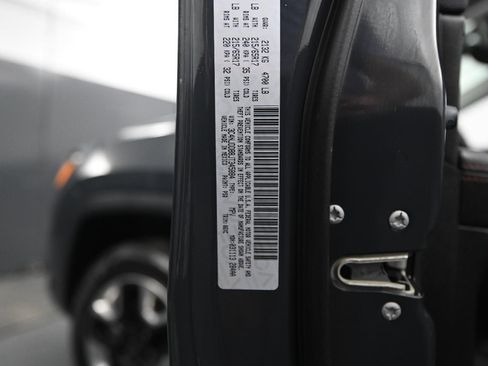 Used 2018 Jeep Compass Trailhawk image 26