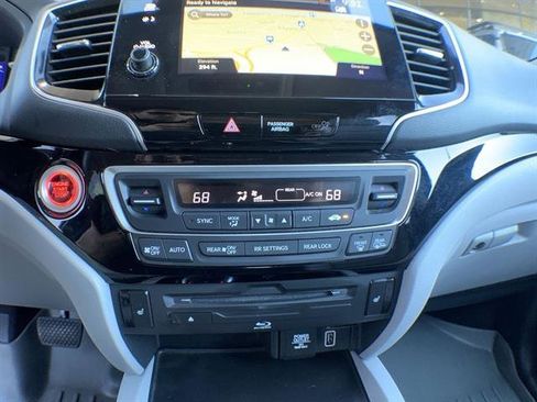 Used 2019 Honda Pilot Touring image 19