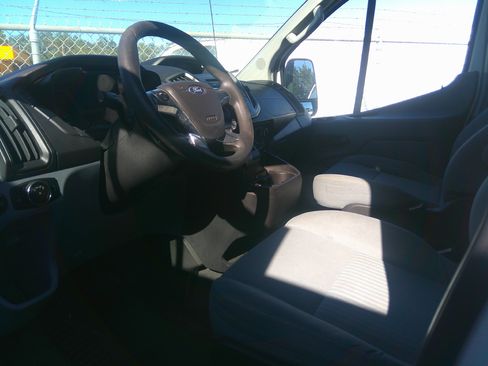 Used 2015 Ford Transit 350 XLT image 9