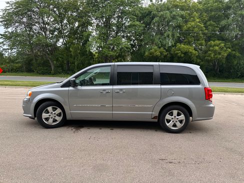 Used 2013 Dodge Grand Caravan SE Minivan 4D FWD image 4