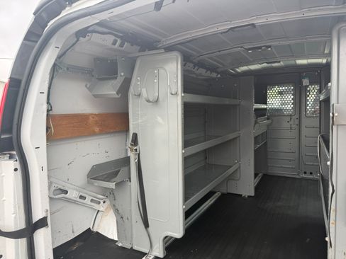 Used 2016 Chevrolet Express 2500 image 5